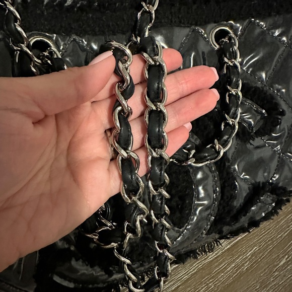 CHANEL Tweed Tote Bag - Picture 16 of 16